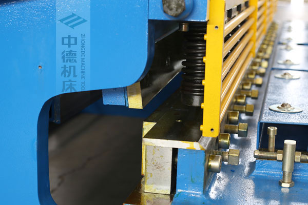 ZDSK-1632選用上海優(yōu)質(zhì)刀片，使用壽命更長.jpg