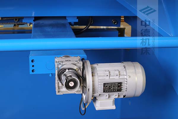 ZDS-1632后擋料AC電機(jī)與減速器一體，故障少，速度快.jpg