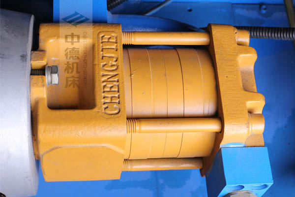 ZDPK-4015采用國(guó)內(nèi)一流品牌電機(jī)及油泵，動(dòng)力強(qiáng)勁，噪音低.jpg
